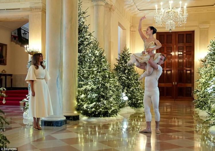Как Мелания Трамп подготовила Белый дом к Рождеству