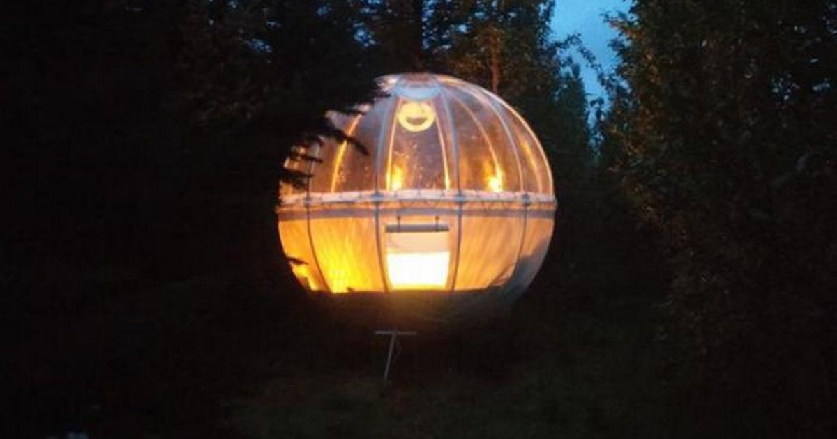 В Исландии можно переночевать в прозрачной комнате прямо в лесу