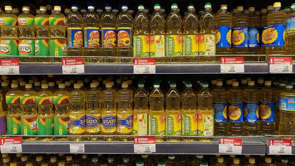Действительно, подсолнечное масло в розницу не стоит больше 110 рублей